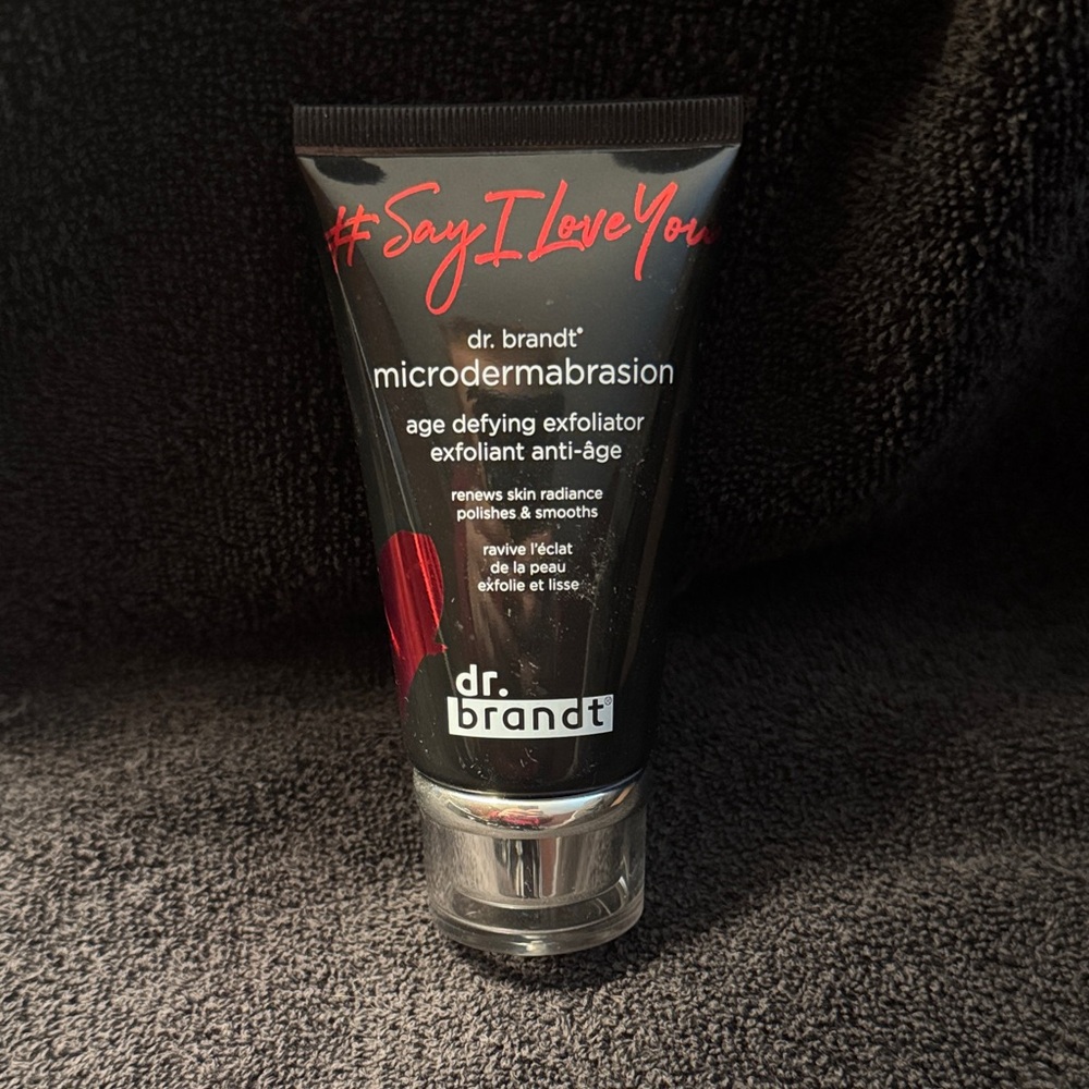 Dr. Brandt Microdermabrasion Exfoliator - Black and Red